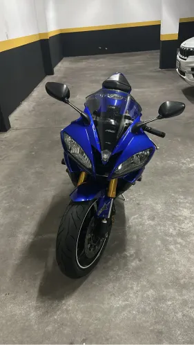 YAMAHA R6 