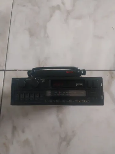 Radio Racer 2 CCE toca fitas e rádio FM / AM