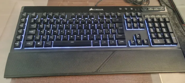 Teclado Corsair K55