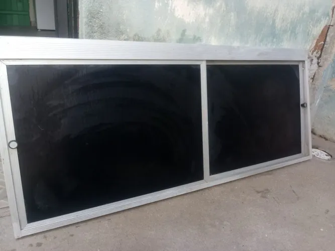 Uma porta para balcão