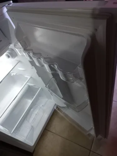 Vendo Frigobar electrolux com 1 de garantia
