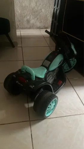 Moto elétrica infantil 