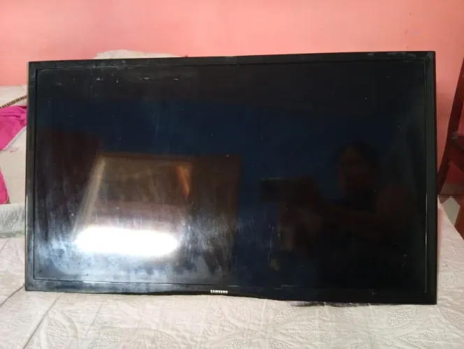 Vende essa Tv Samsung Smart 32 polegadas com defeito