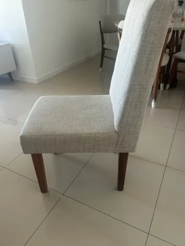 Cadeiras de madeira  / 4 cadeiras 