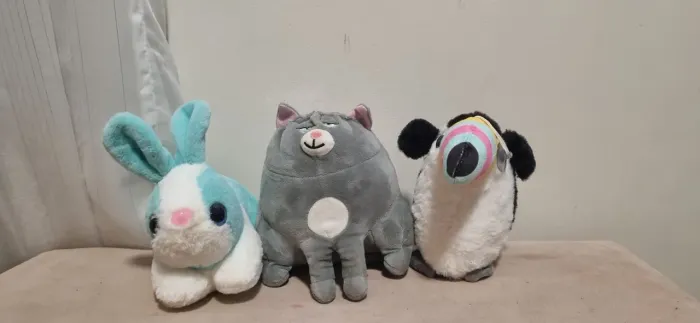 Três bichos de pelúcia 