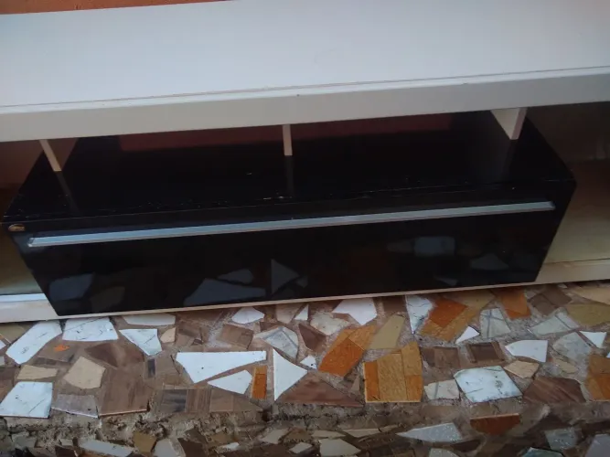 Rak baixo para sala