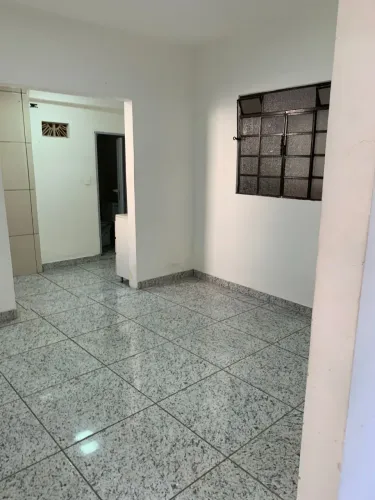 Casa de 02 quartos direto com proprietário
