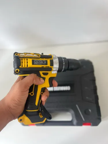 Parafusadeira/Furadeira 48v 2 baterias maletas e acessórios