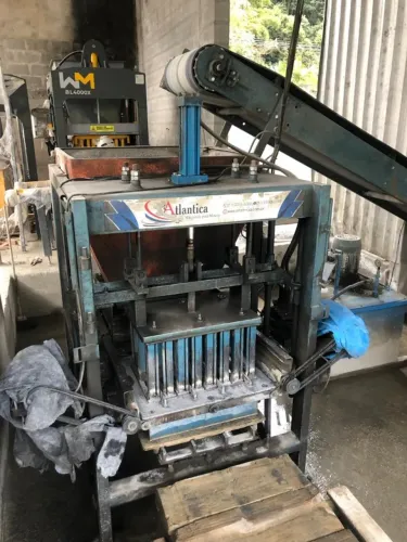 Maquina de blocos hidráulica 