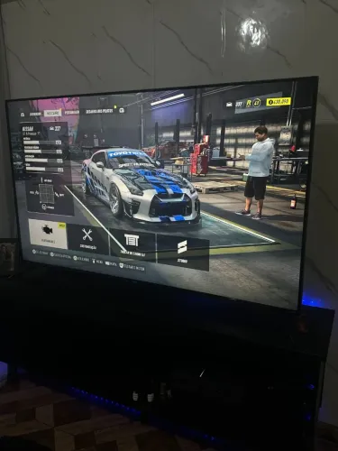 PS4 NOVO, ACOMPANHA 3 JOGOS (NFS, FORTNITE, FC2026) + 2 CONTROLES. CHAMA *