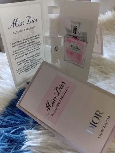 Amostras / flaconetes de perfumes importados 