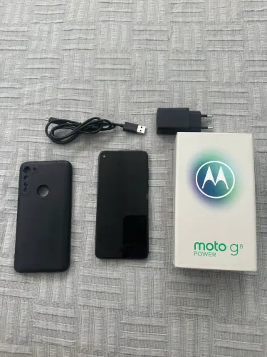 Moto G8