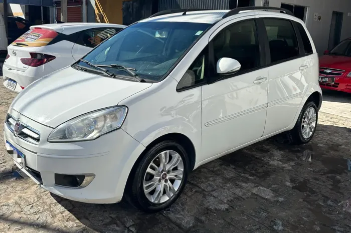 Fiat Idea Attractive 1.4 Fire Flex 8V 5P 2014