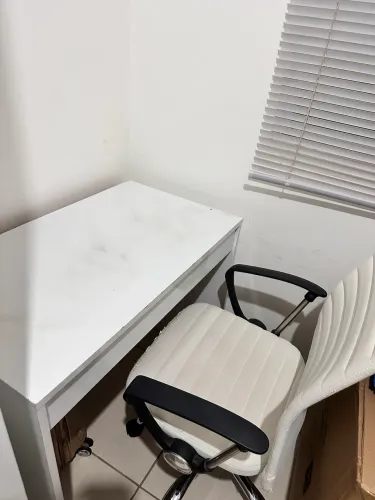 Escrivaninha + cadeira