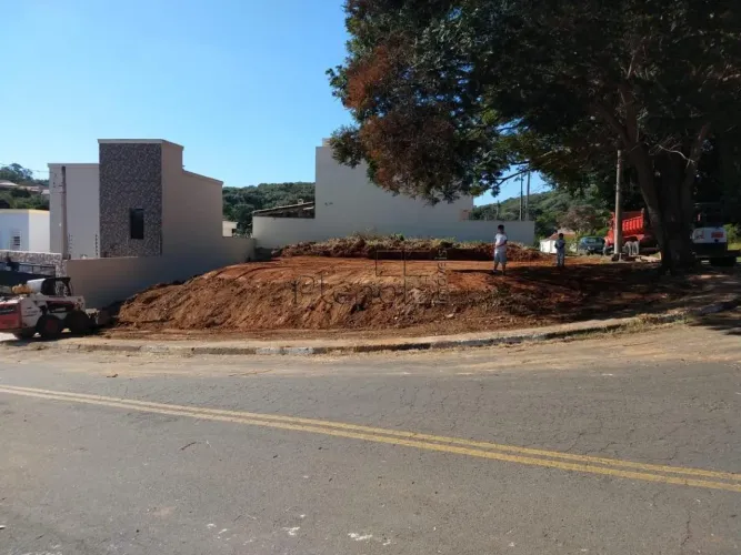 Terreno à venda com 245.57 m² no Parque Jambeiro, Campinas.