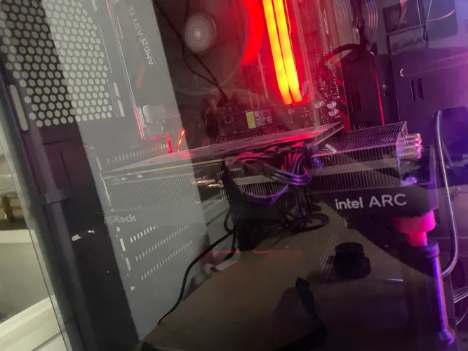Placa de video intel ARC a580 8gb asrock