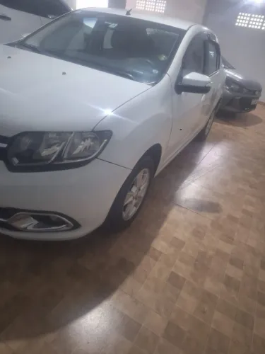 Renault Logan Dynamique Hi-flex 1.6 8V 4P 2014