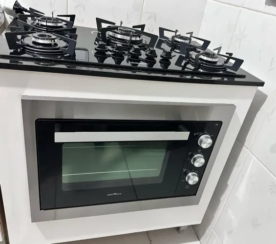 FORNO ELÉTRICO 47L DE EMBUTIR OU MESA