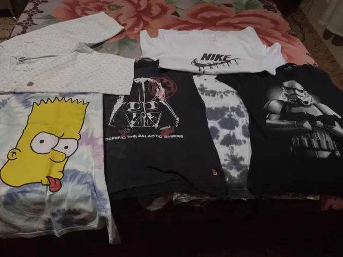 Camisetas masculino, são 6 peças usadas, mas estão em bom estado. Veste tamanho 14 anos
