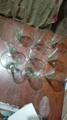 9 taças de vidro (só vendo juntas) 