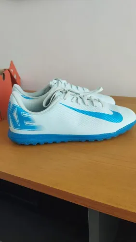 Chuteira Nike Society