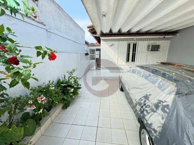 casa terrea 3 quadras da praia
