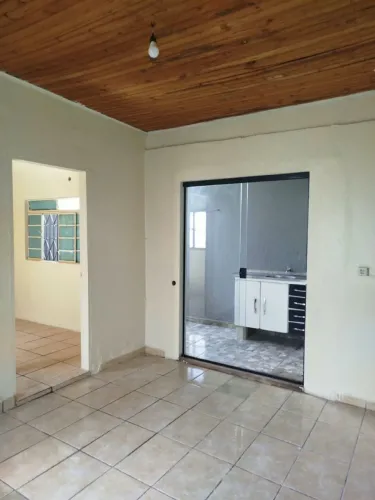 Kitnet 1 quarto, 1 cozinha, 1 lavanderia e 1banheiro sem vaga pra garagem somente pra moto
