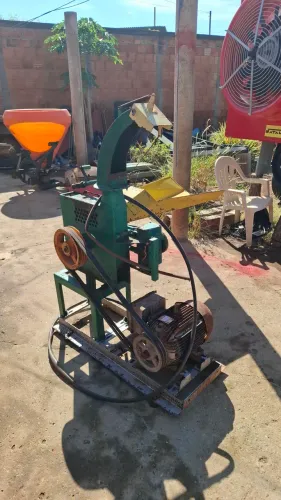 Ensiladeira nogueira EN 6400 com motor monofasico de 7.5 cv