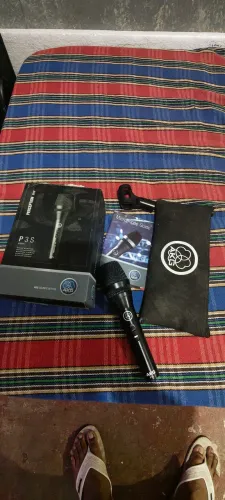 Microfone akg R$200