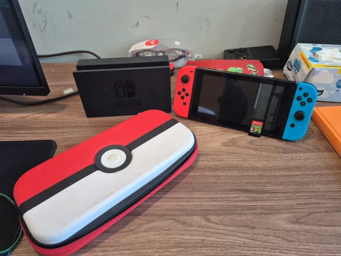 Nintendo Switch V2 Completo + Luigi's Mansion 3 Original | Dock, Case e Joy-Cons