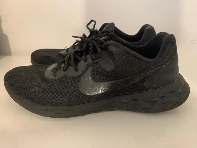 Tênis Nike Revolution 6