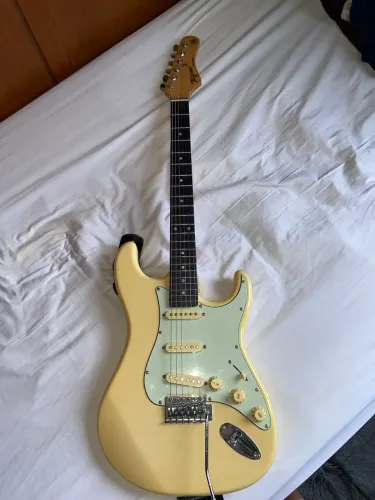 Guitarra Tagima TG 500 Stratocaster