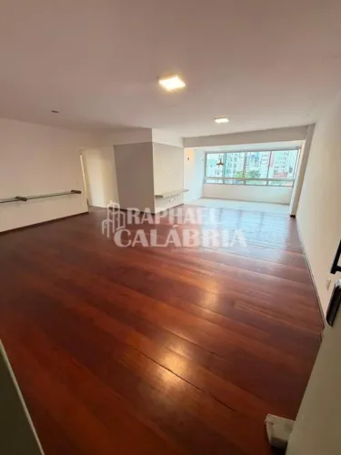 Apartamento de 143m² no bairro dos Aflitos