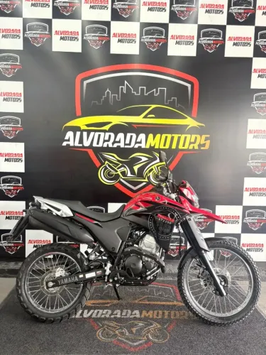 lander 250 2023 12.600 km. Emplacada e à pronta entrega