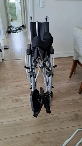 Vendo cadeira de rodas