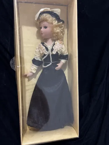 Bonecas de Porcelana / Damas de Época 