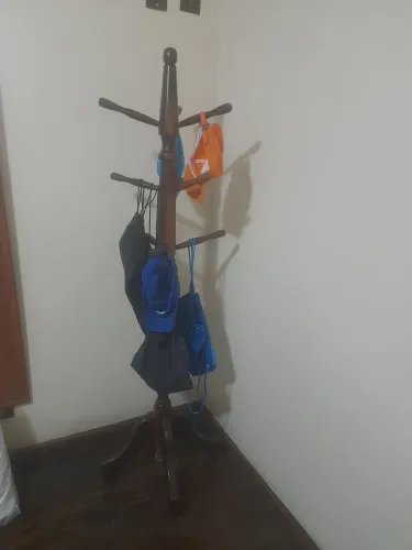 Cabideiro em madeira