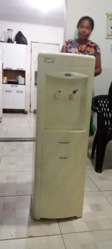 Bebedouro elétrico 