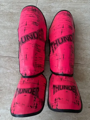 Caneleira Muay Thai