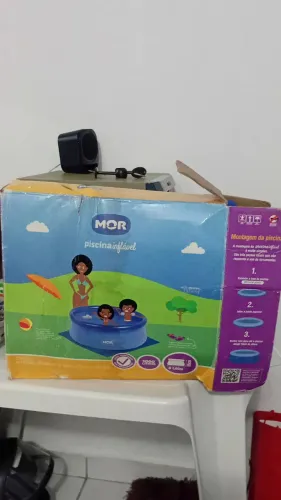 Piscina infantil semi nova 