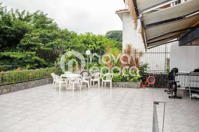 Jardim Botânico | Casa 5 quartos, sendo 3 suites