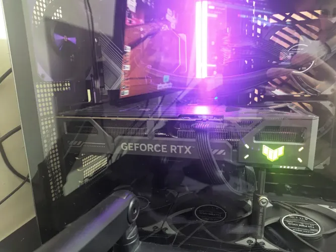 GPU 5070ti Tuf Gaming Asus