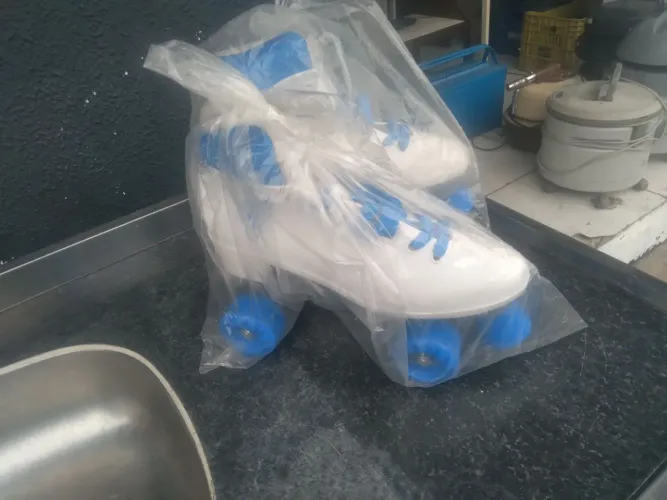 Vendo patins 4 rodas