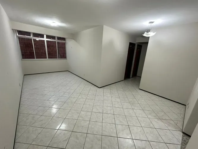 Apartamento com 3 Quartos (1 Suíte) à Venda no Bairro Vila União, Fortaleza | 121 m² e 1 V