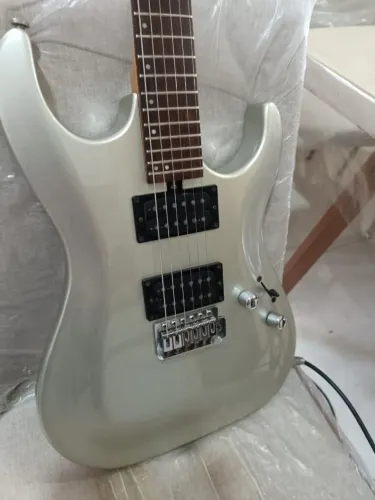 Guitarra Washburn X Séries Superstrato