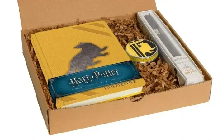 Harry Potter Hufflepuff Boxed Gift Set Capa Dura (caderno + caneta em forma de varinha e +
