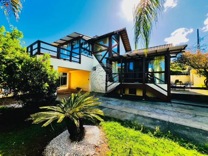 Casa espaçosa com 3 suítes e área gourmet no Rio Tavares
