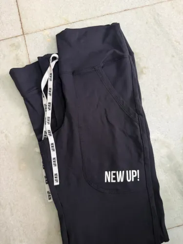 Legging preta com bolso New Up M