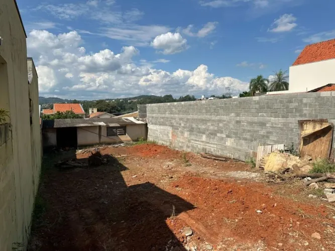 Terreno à venda, 275 m² por R$ 450.000,00 - Vila Bossi - Louveira/SP