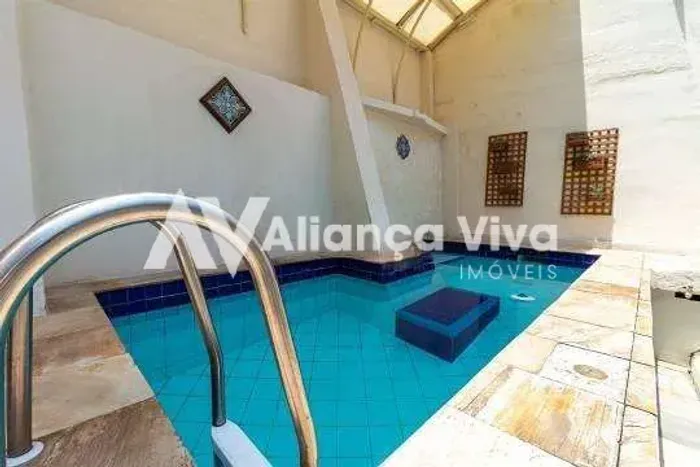 Laranjeiras | Casa 5 quartos, sendo 2 suites